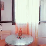 Lefaki 아파트 레팀노